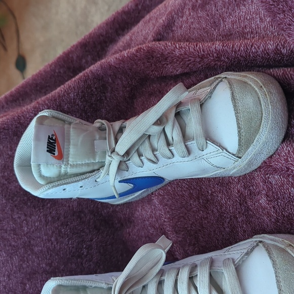 Nike Youth High Tops Size 5 - Picture 3 of 7